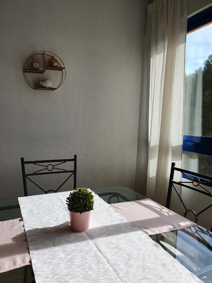 Apartment In Campoamor Overlooking The Swimming Pool Buitenkant foto