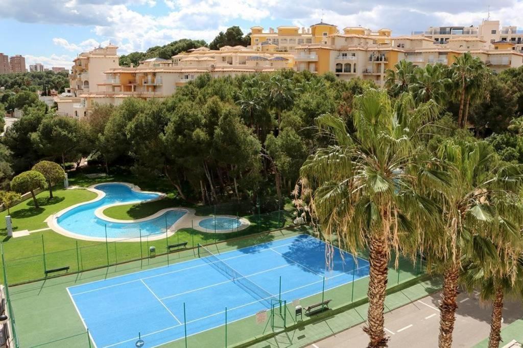 Apartment In Campoamor Overlooking The Swimming Pool Buitenkant foto