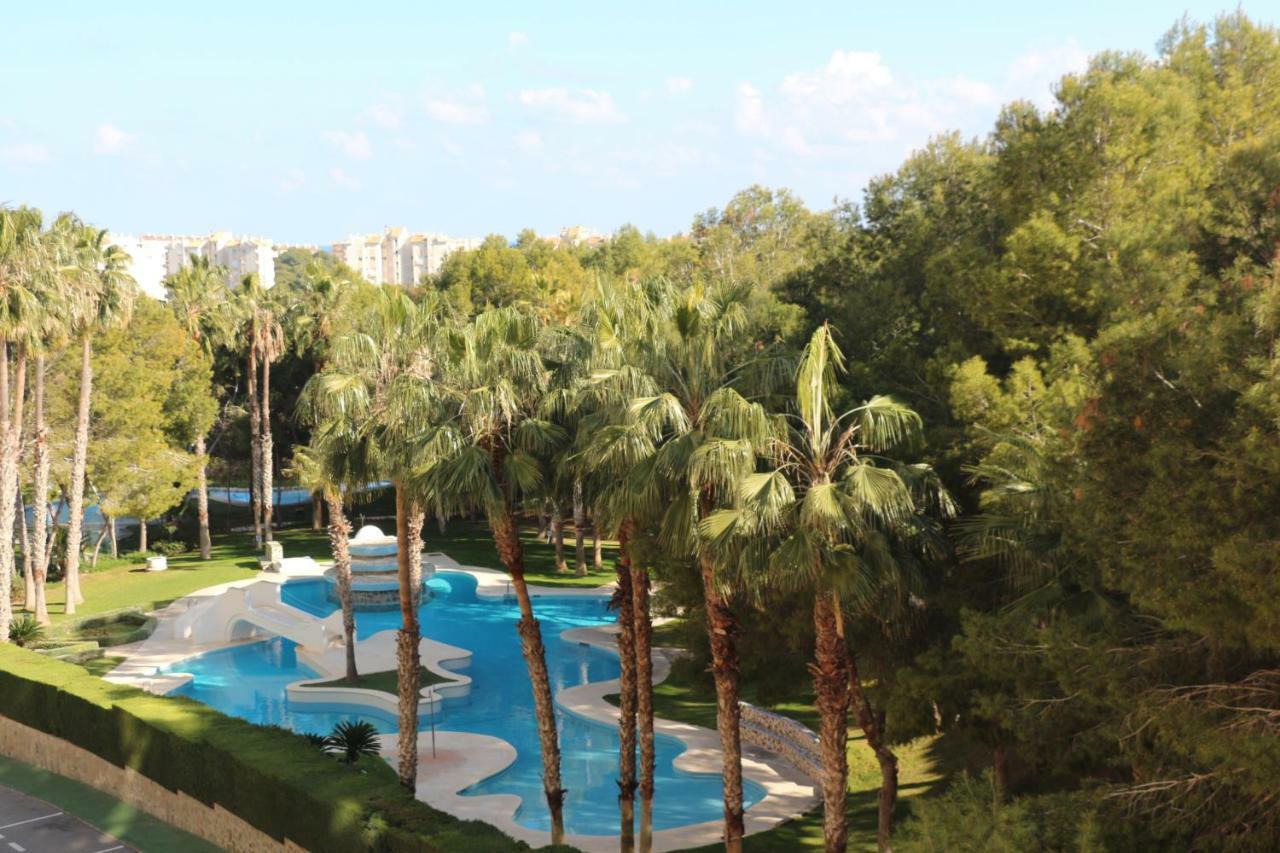Apartment In Campoamor Overlooking The Swimming Pool Buitenkant foto